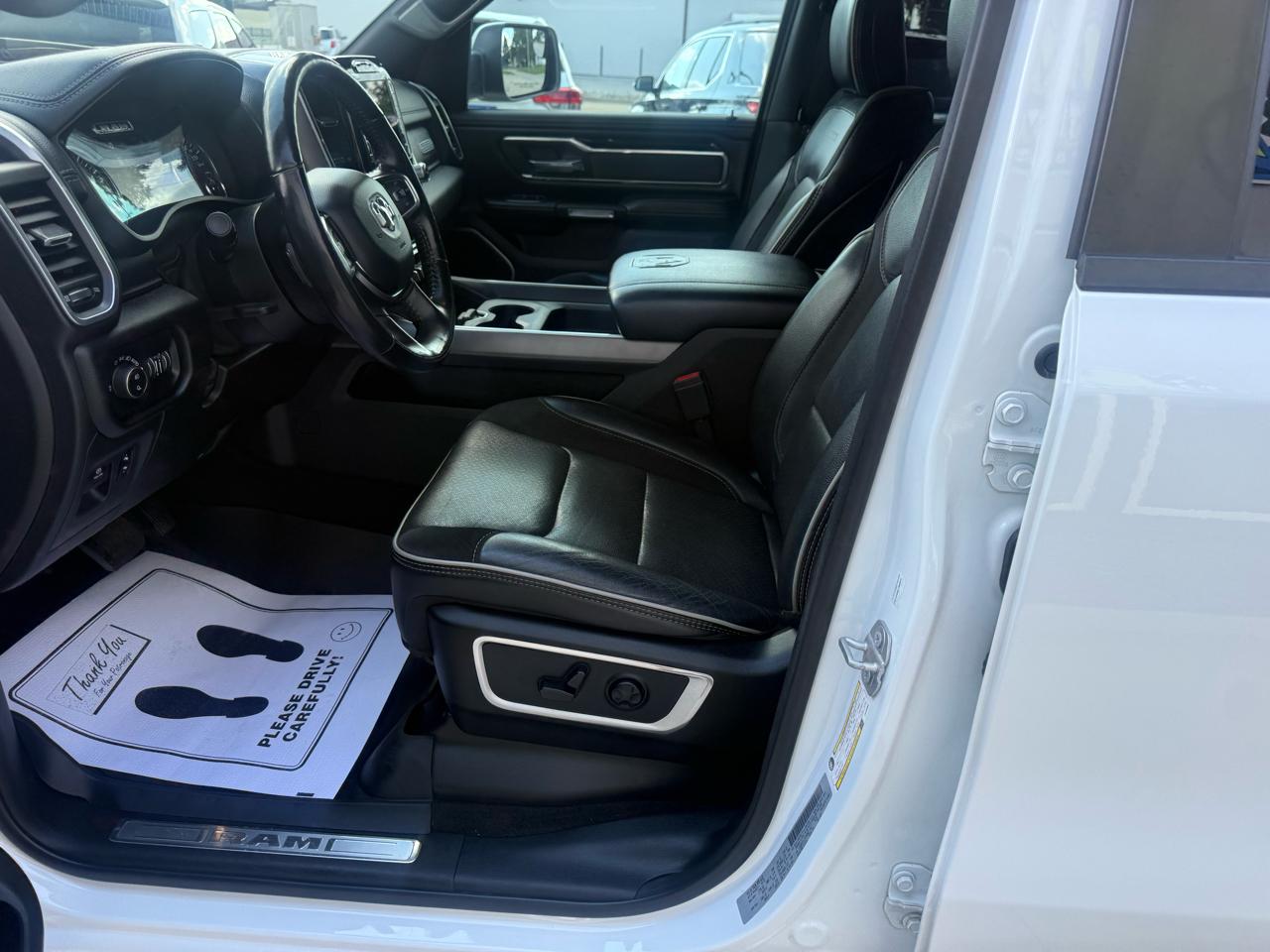 RAM 1500 Laramie 4x4 Crew Cab 6'4" Box 2020