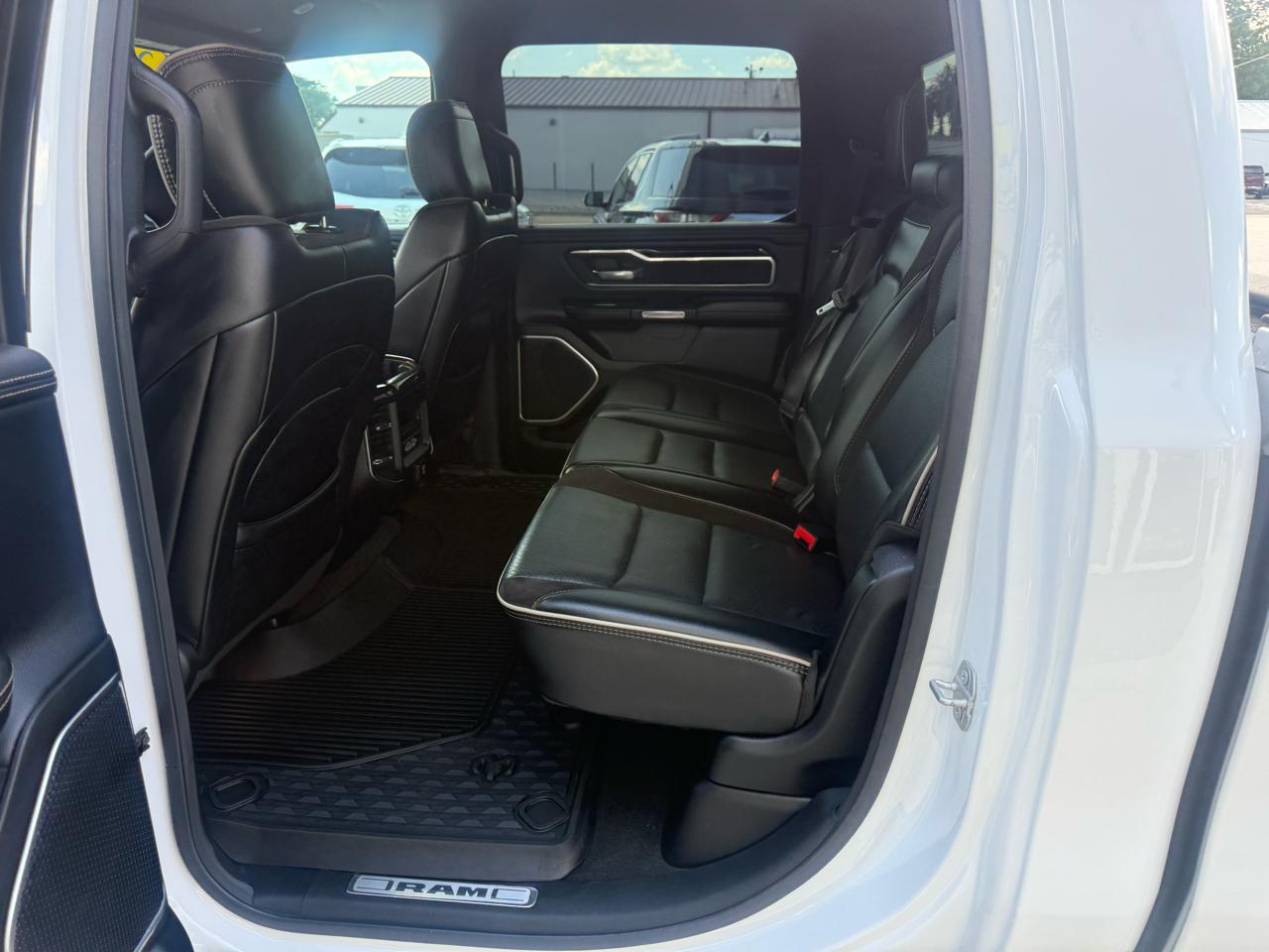 RAM 1500 Laramie 4x4 Crew Cab 6'4" Box 2020