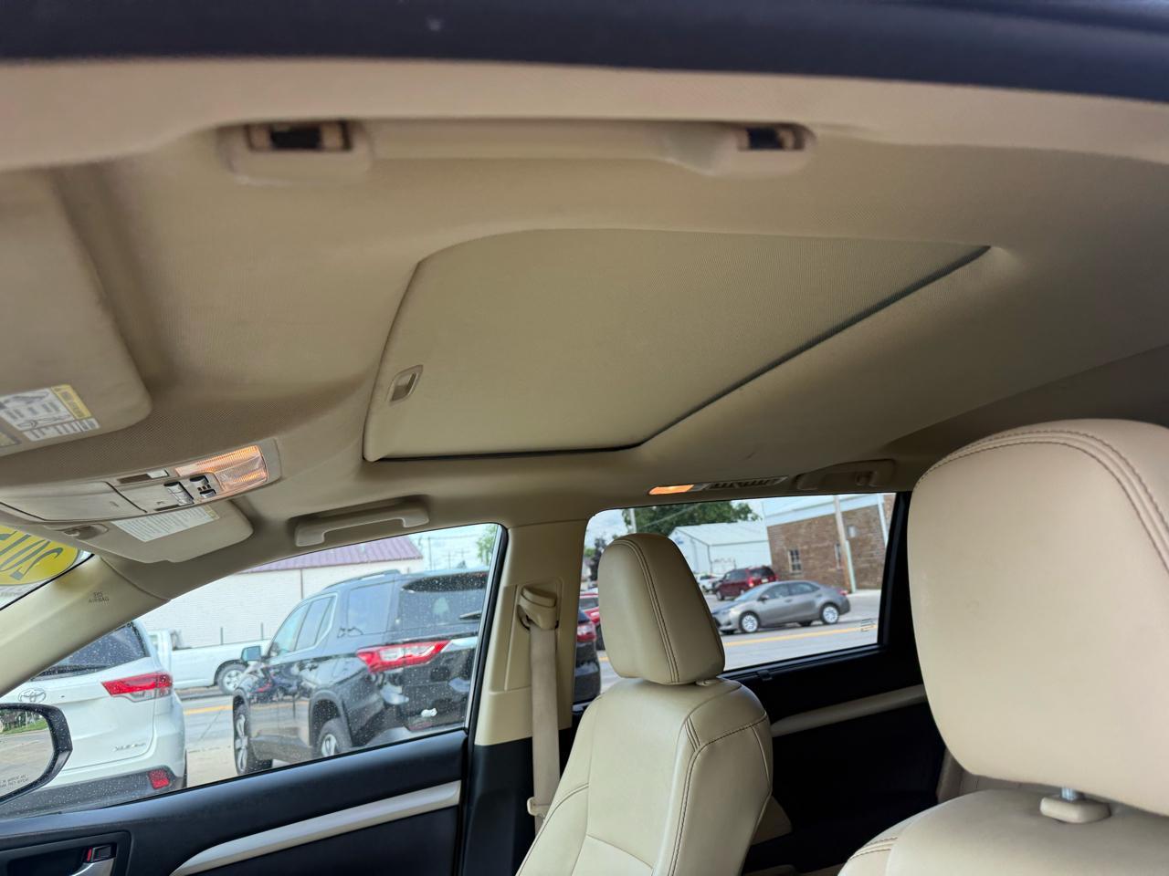 Toyota Highlander AWD 4dr V6 XLE (Natl) 2015