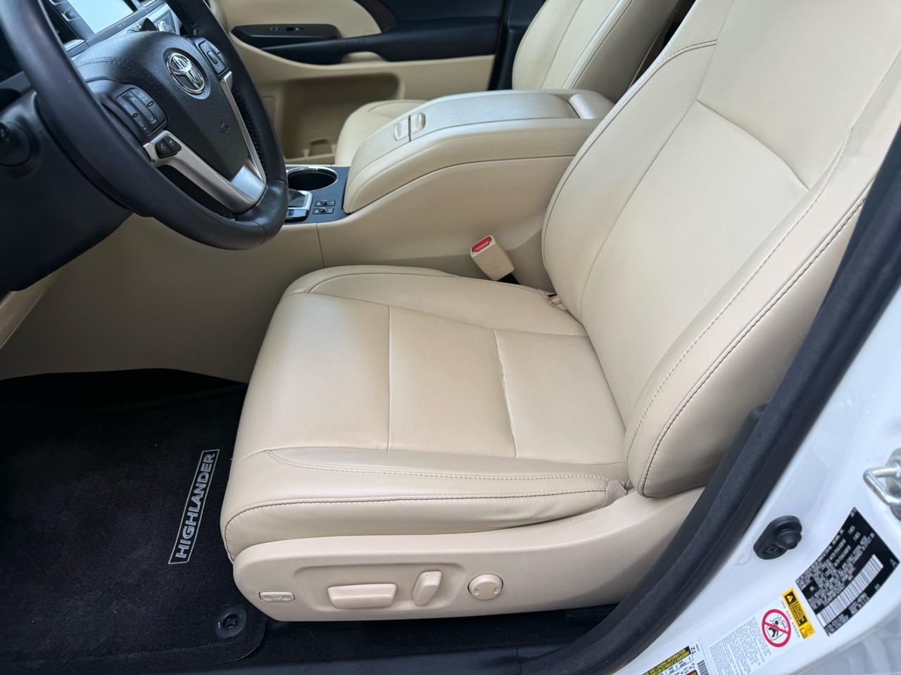 Toyota Highlander AWD 4dr V6 XLE (Natl) 2015