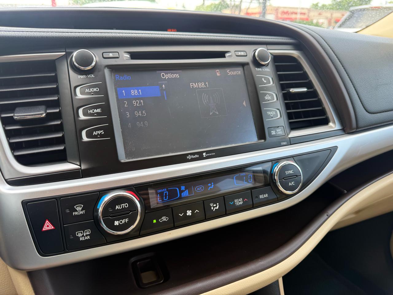 Toyota Highlander AWD 4dr V6 XLE (Natl) 2015