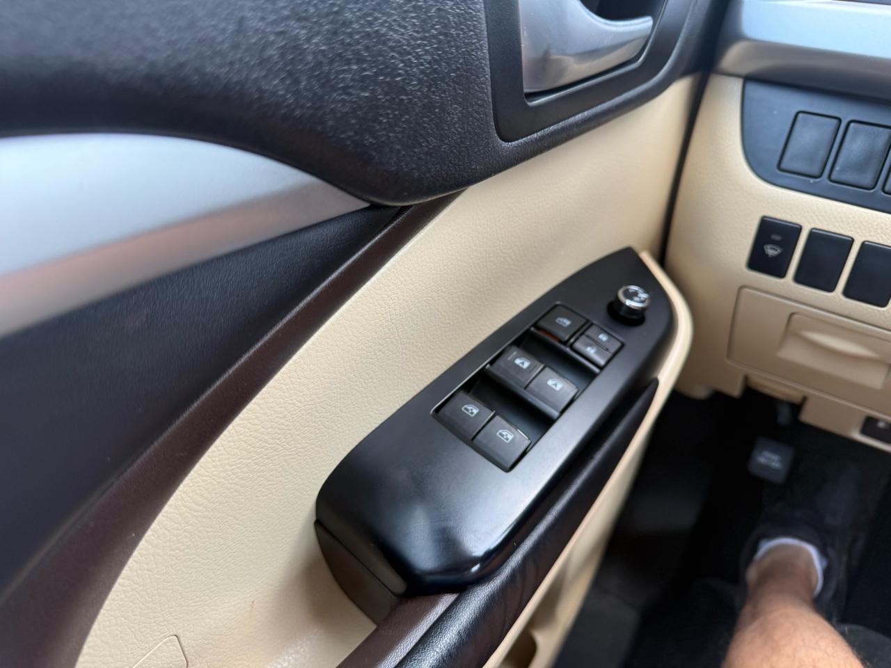 Toyota Highlander AWD 4dr V6 XLE (Natl) 2015