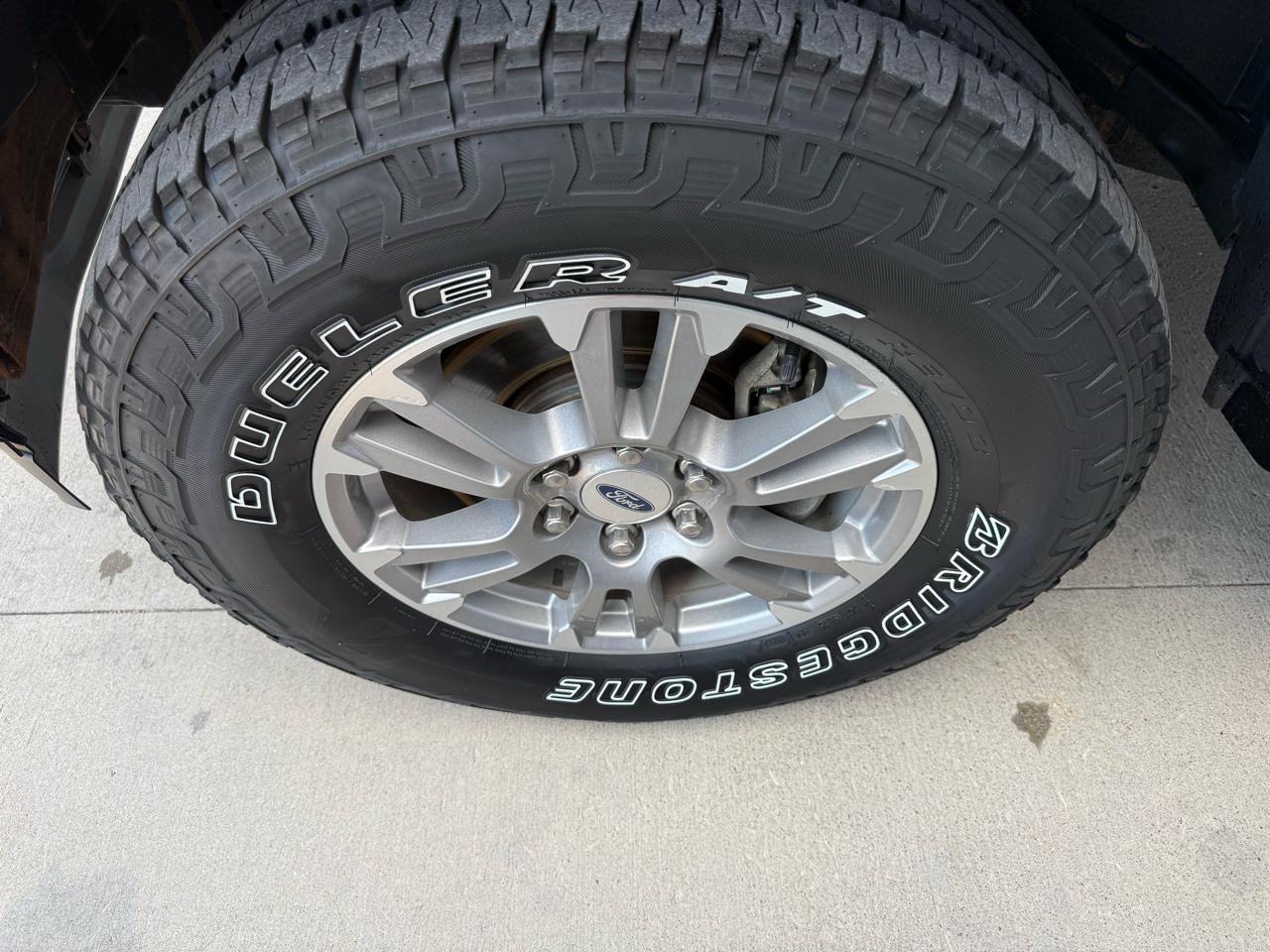 Ford F-150 SuperCrew 139" Lariat 2019