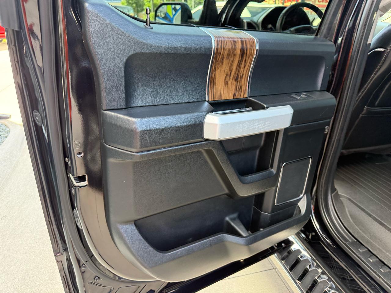 Ford F-150 SuperCrew 139" Lariat 2019