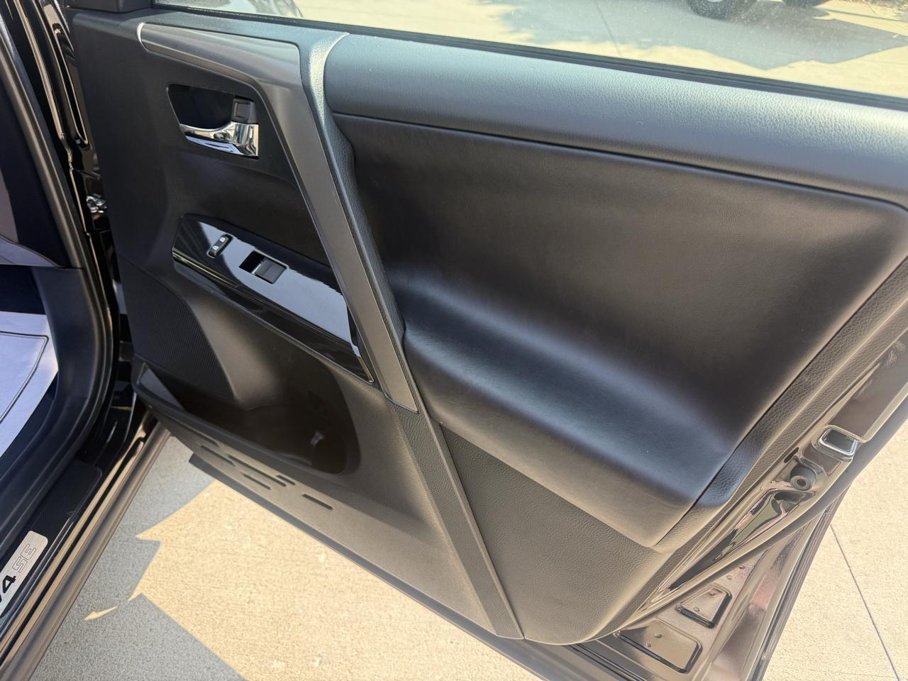 Toyota RAV4 SE AWD (Natl) 2017