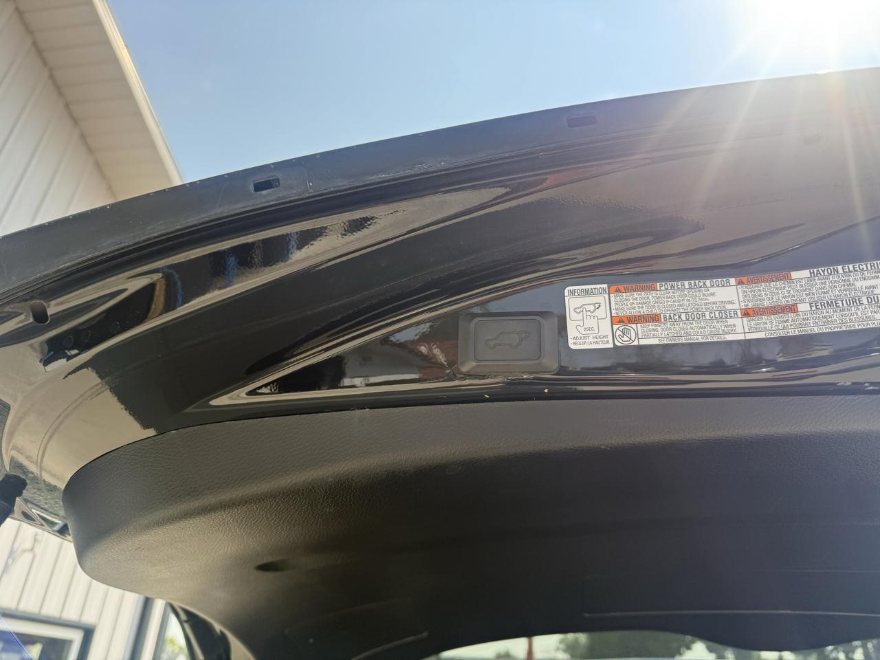 Toyota RAV4 SE AWD (Natl) 2017