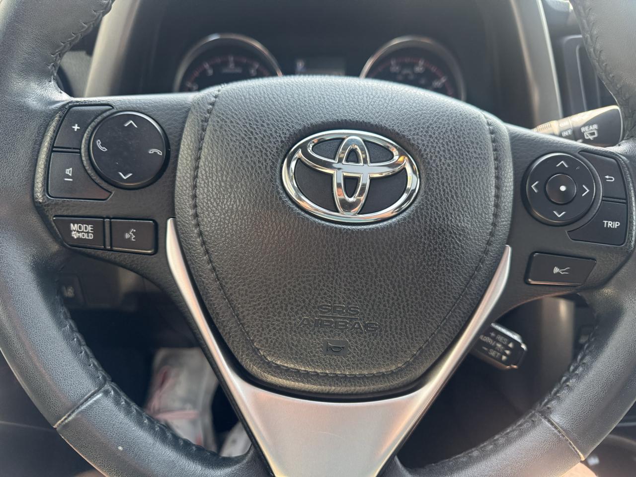 Toyota RAV4 SE AWD (Natl) 2017