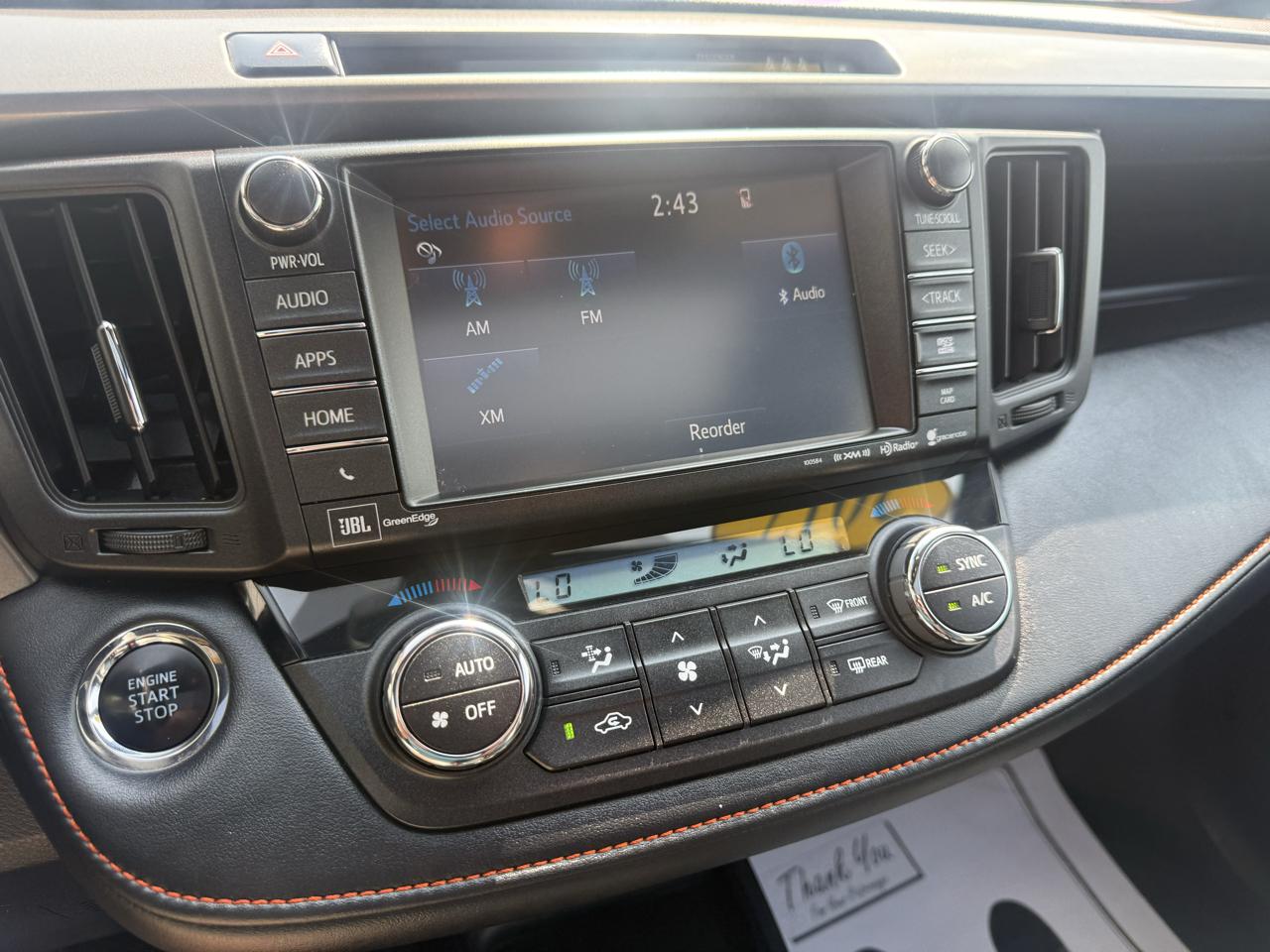 Toyota RAV4 SE AWD (Natl) 2017