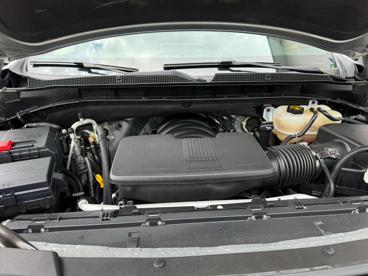 Chevrolet Suburban 4WD 4dr LT 2023