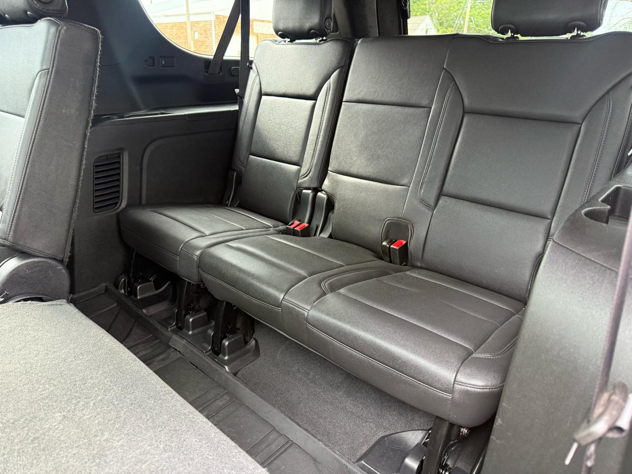 Chevrolet Suburban 4WD 4dr LT 2023