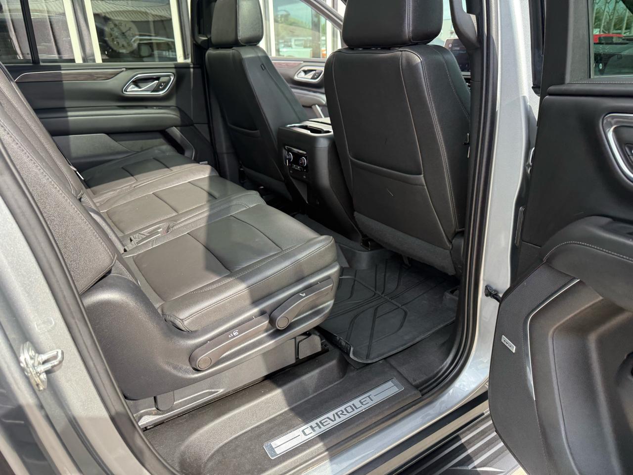 Chevrolet Suburban 4WD 4dr LT 2023