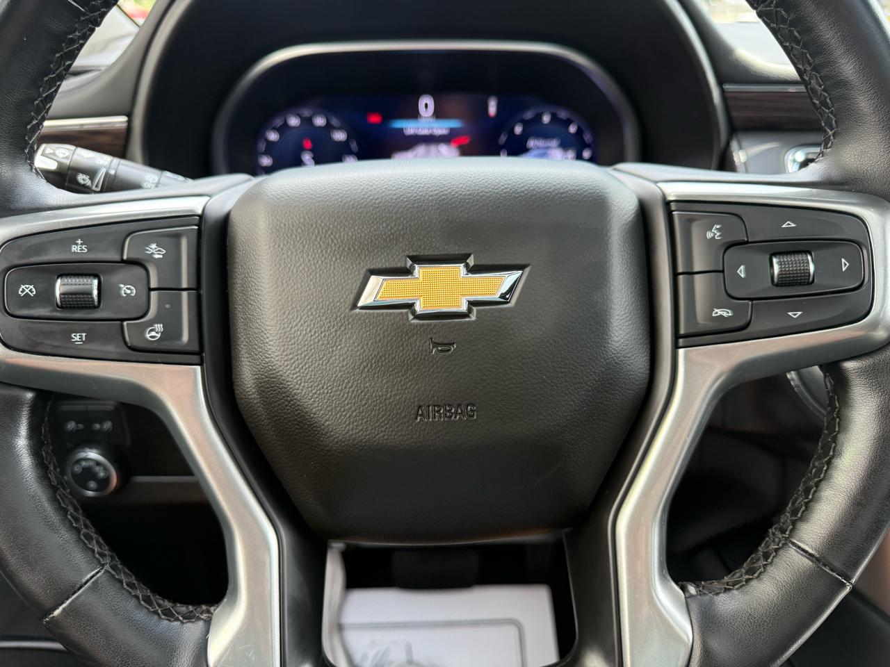 Chevrolet Suburban 4WD 4dr LT 2023