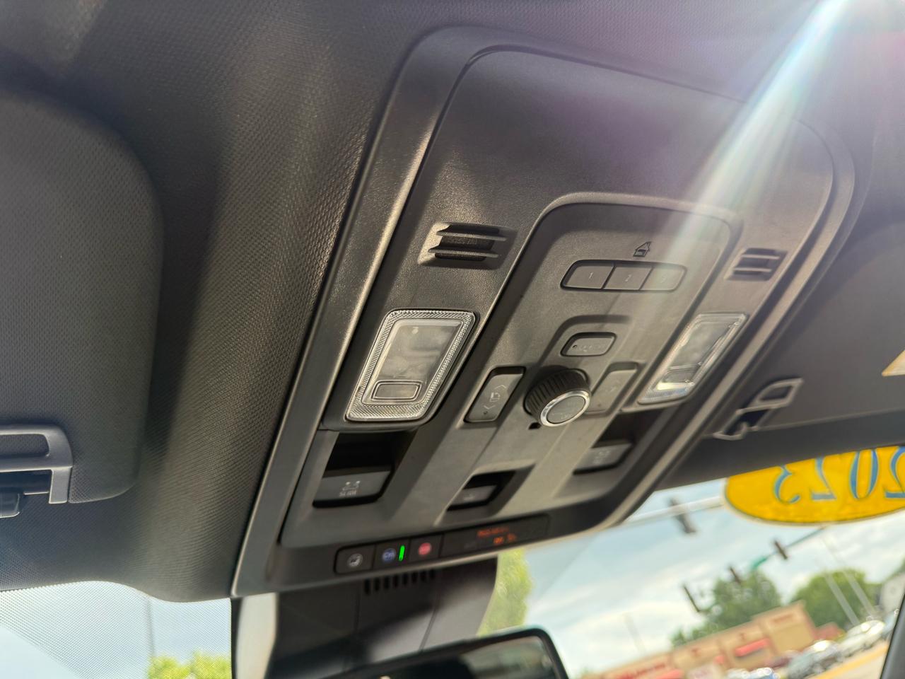 Chevrolet Suburban 4WD 4dr LT 2023