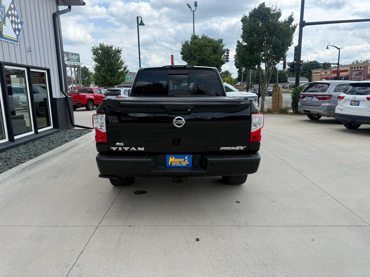 Nissan Titan 4x4 Crew Cab PRO-4X 2017