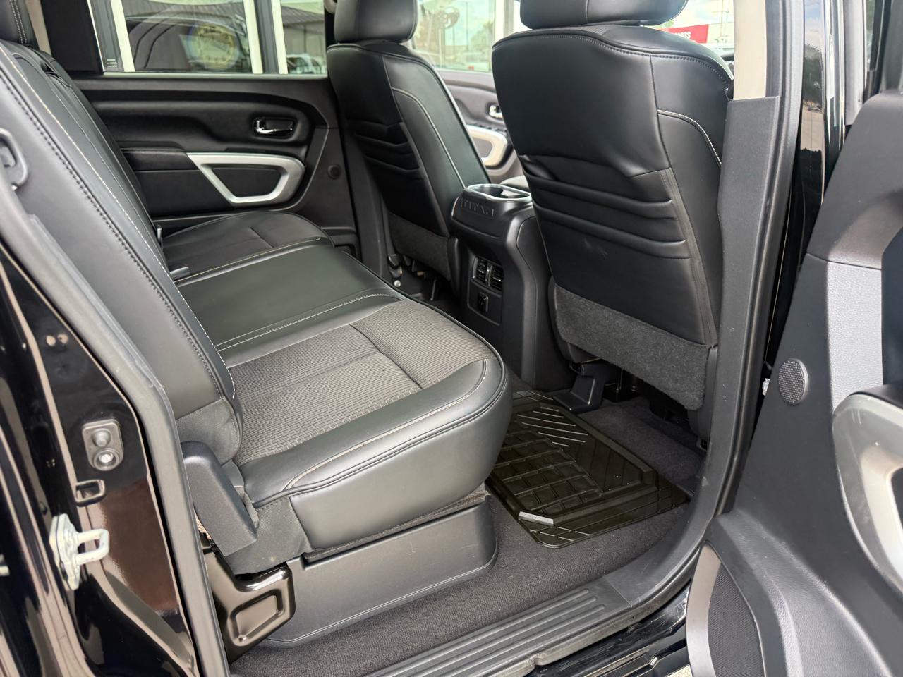 Nissan Titan 4x4 Crew Cab PRO-4X 2017