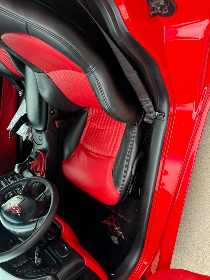 Chevrolet Corvette 2dr Z06 Hardtop 2001