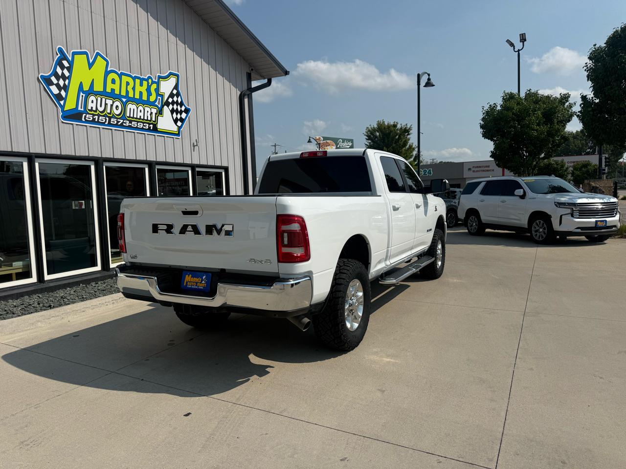 RAM 2500 Big Horn 4x4 Crew Cab 6'4" Box 2022