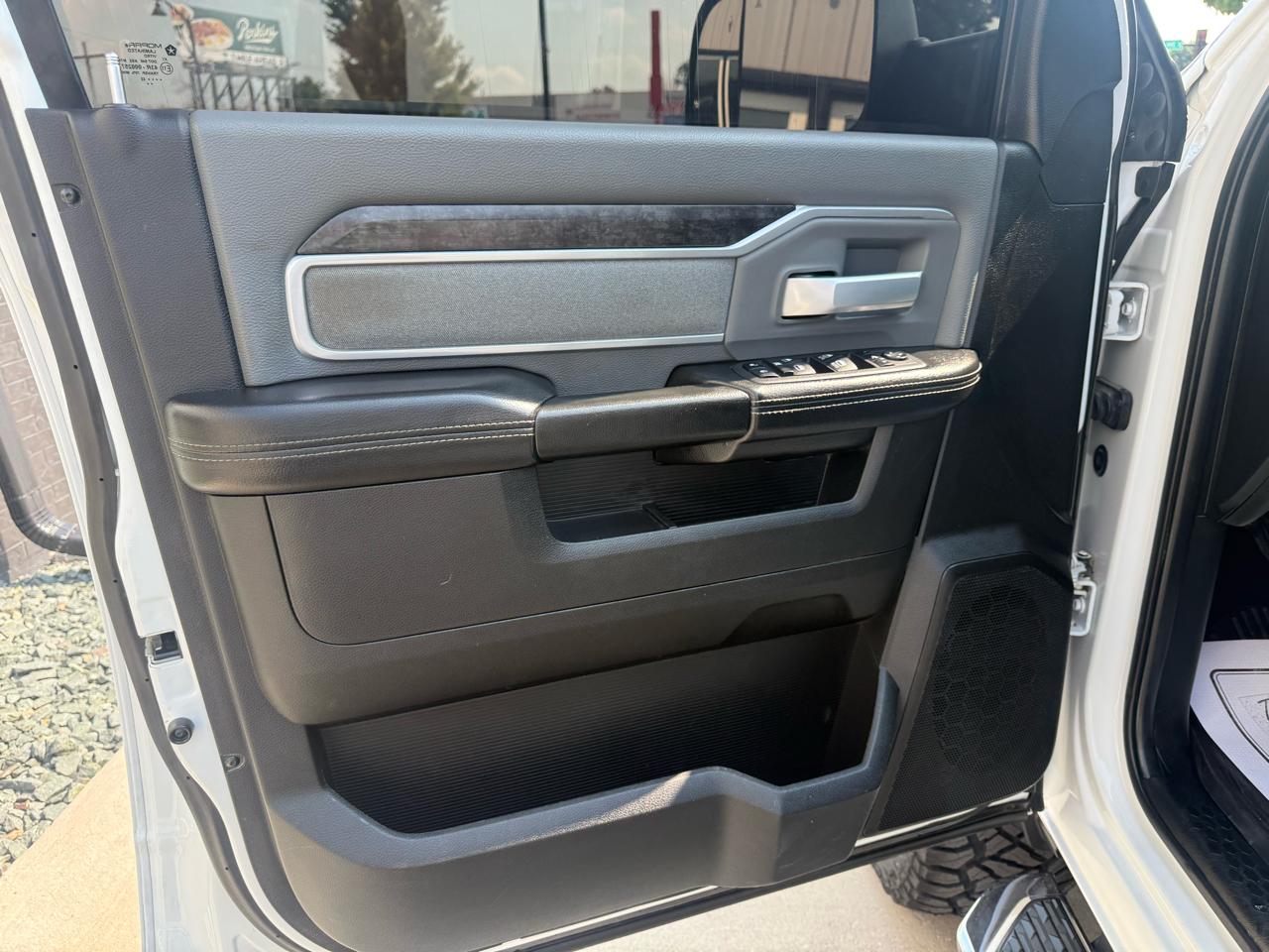 RAM 2500 Big Horn 4x4 Crew Cab 6'4" Box 2022