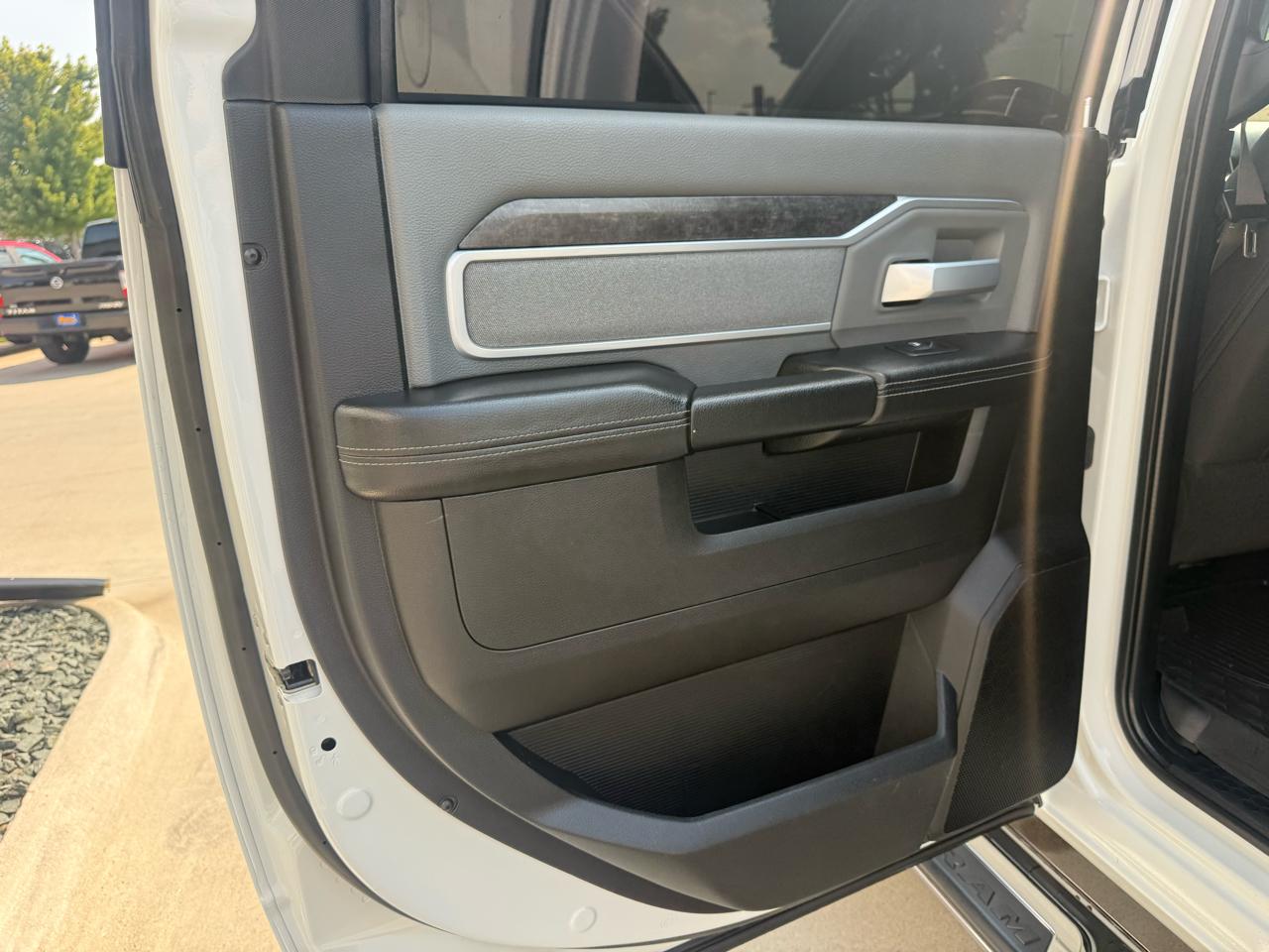 RAM 2500 Big Horn 4x4 Crew Cab 6'4" Box 2022