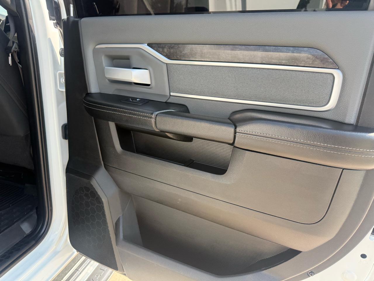 RAM 2500 Big Horn 4x4 Crew Cab 6'4" Box 2022