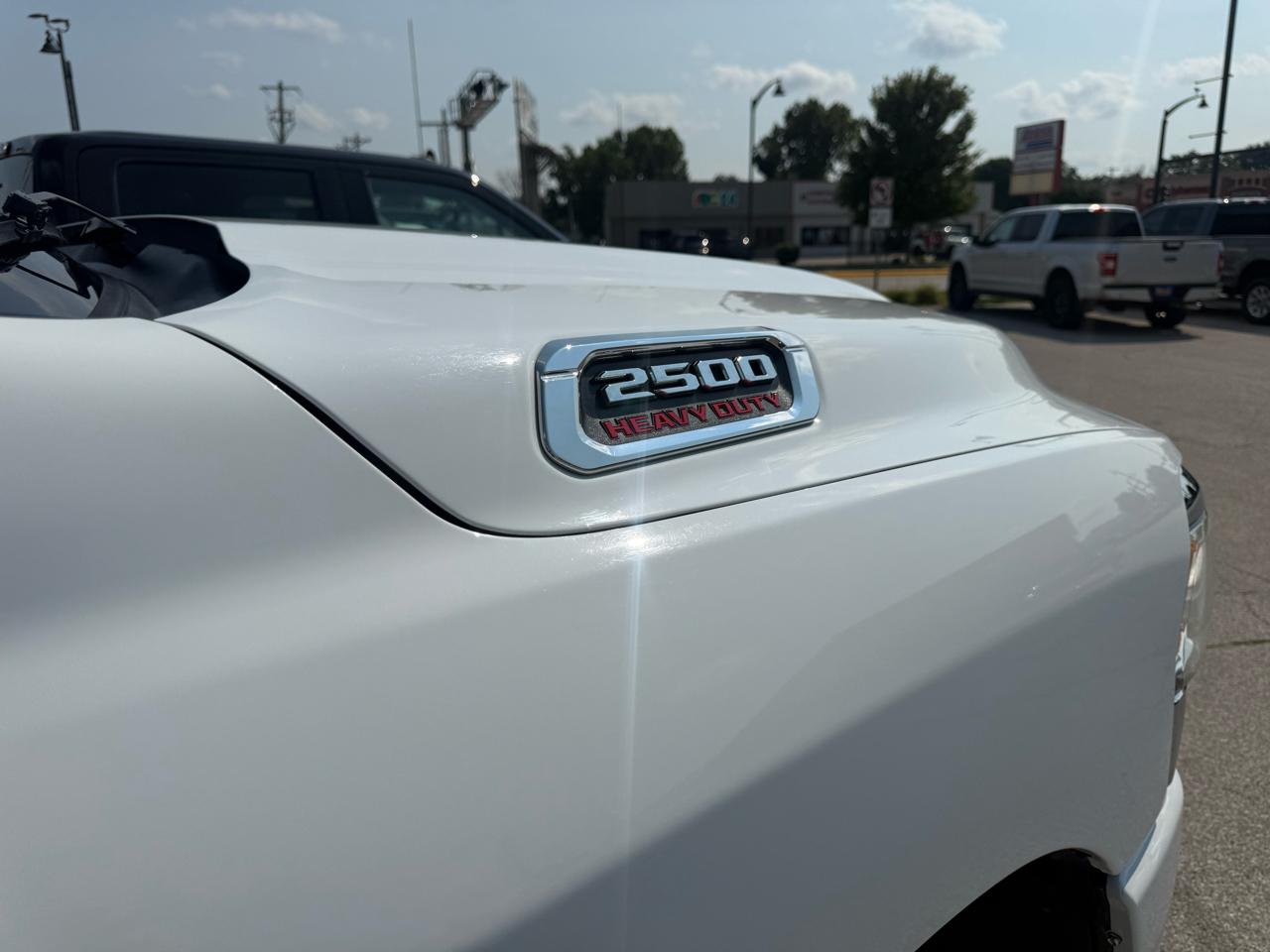 RAM 2500 Big Horn 4x4 Crew Cab 6'4" Box 2022
