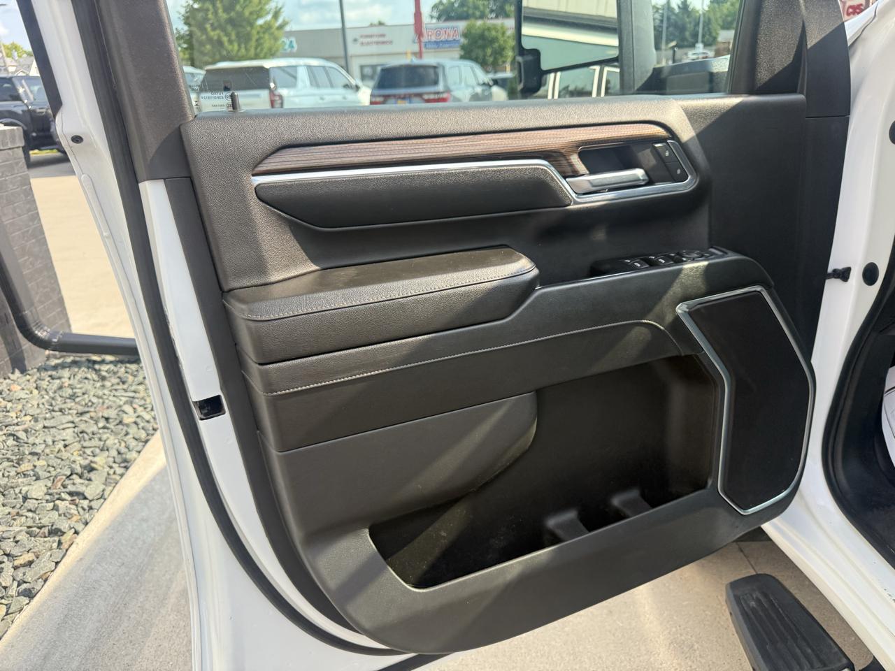 Chevrolet Silverado 2500HD 4WD Crew Cab 172" LT 2024
