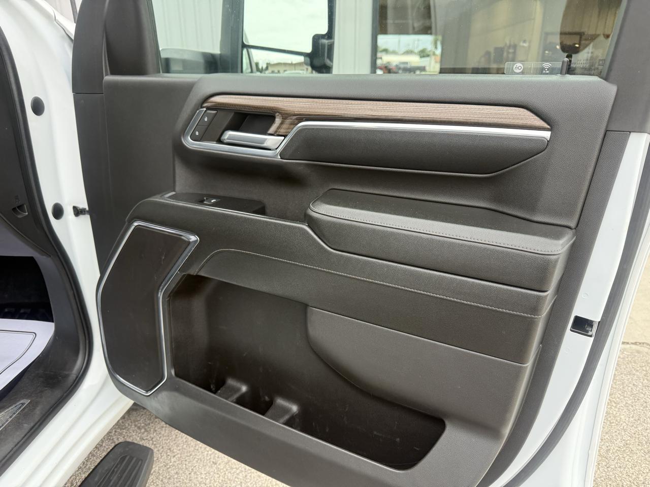 Chevrolet Silverado 2500HD 4WD Crew Cab 172" LT 2024