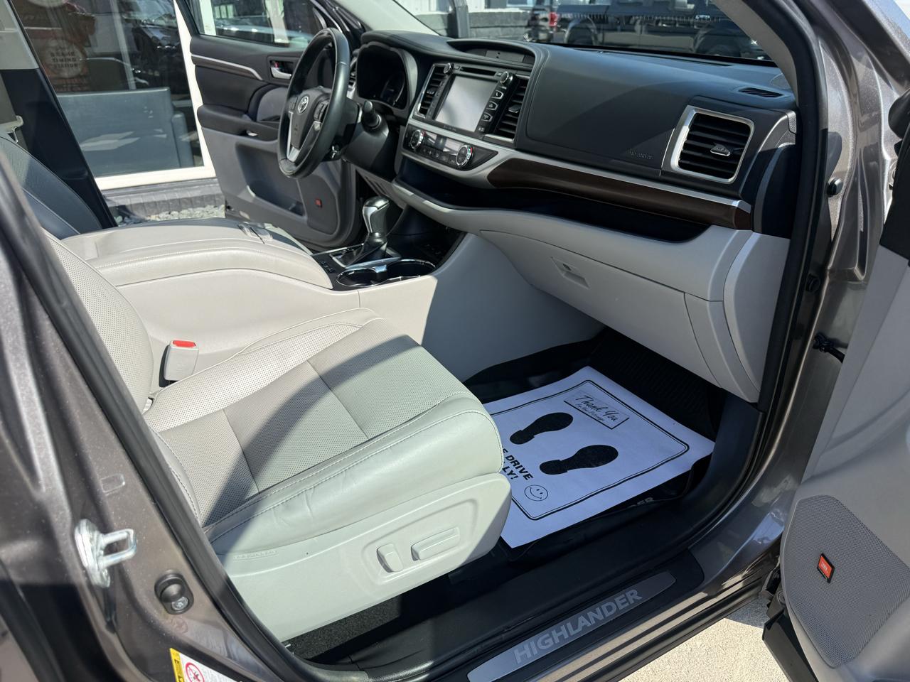 Toyota Highlander AWD 4dr V6 Limited (Natl) 2016