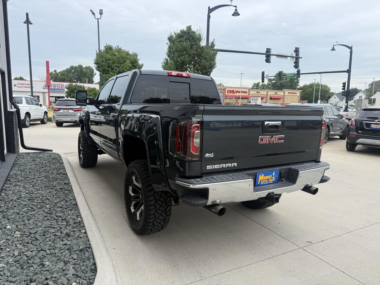GMC Sierra 1500 4WD Crew Cab 143.5" SLT 2018