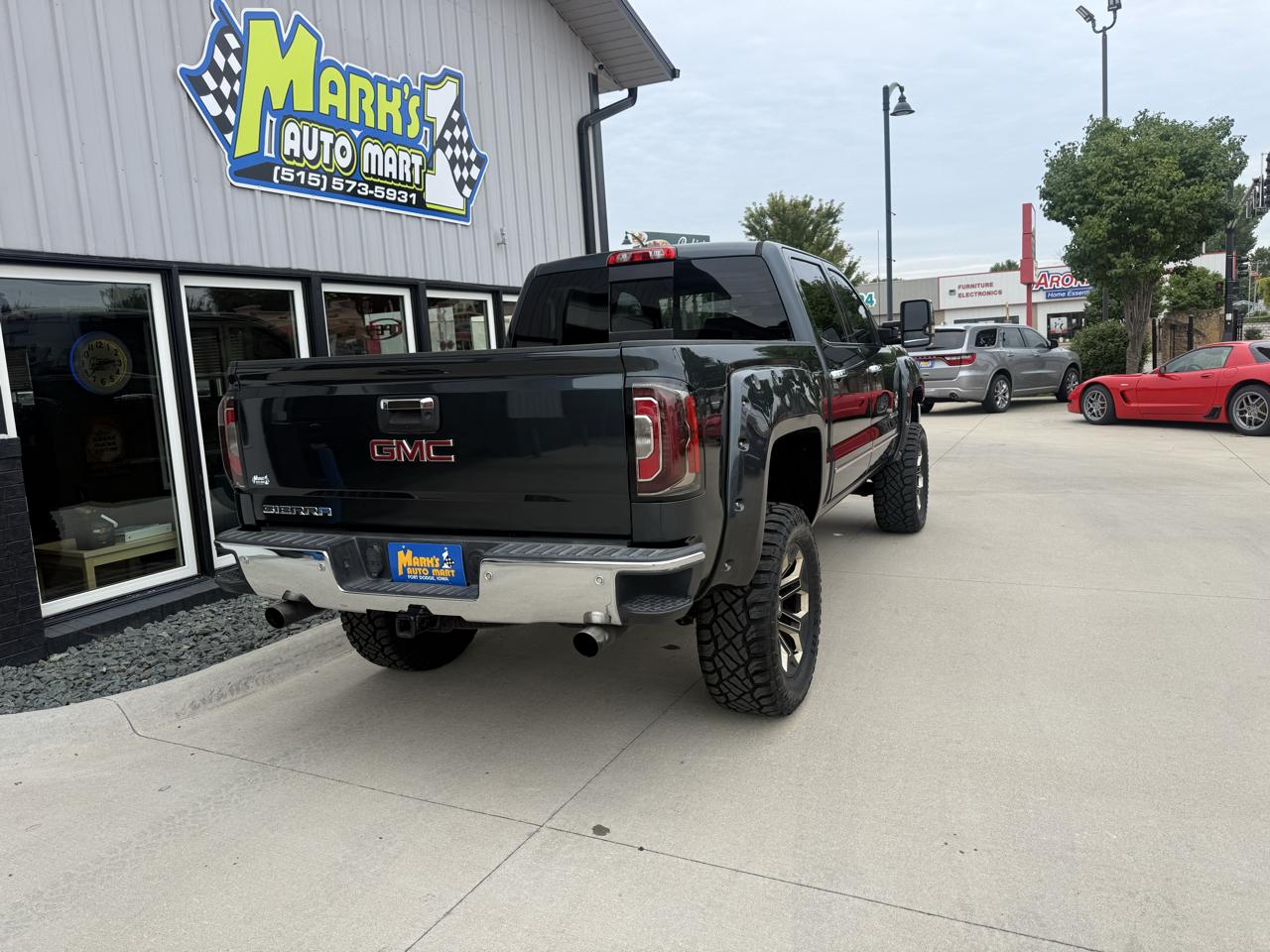 GMC Sierra 1500 4WD Crew Cab 143.5" SLT 2018