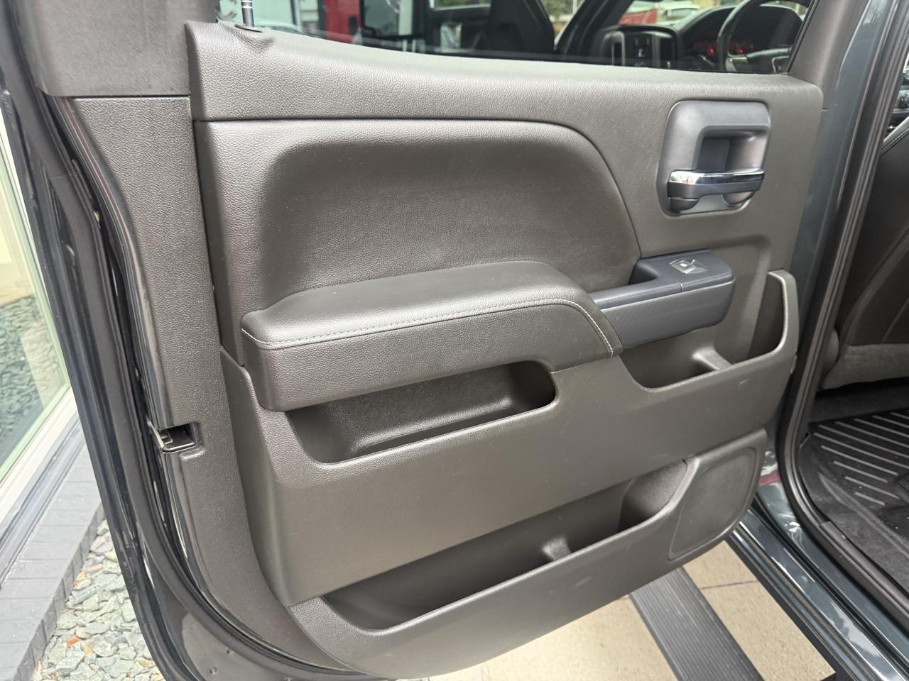 GMC Sierra 1500 4WD Crew Cab 143.5" SLT 2018