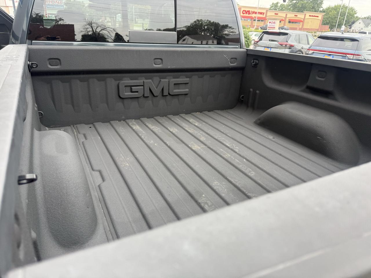 GMC Sierra 1500 4WD Crew Cab 143.5" SLT 2018