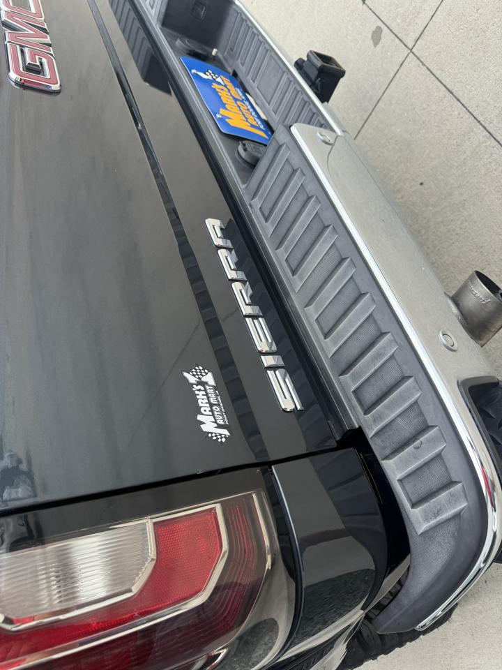 GMC Sierra 1500 4WD Crew Cab 143.5" SLT 2018