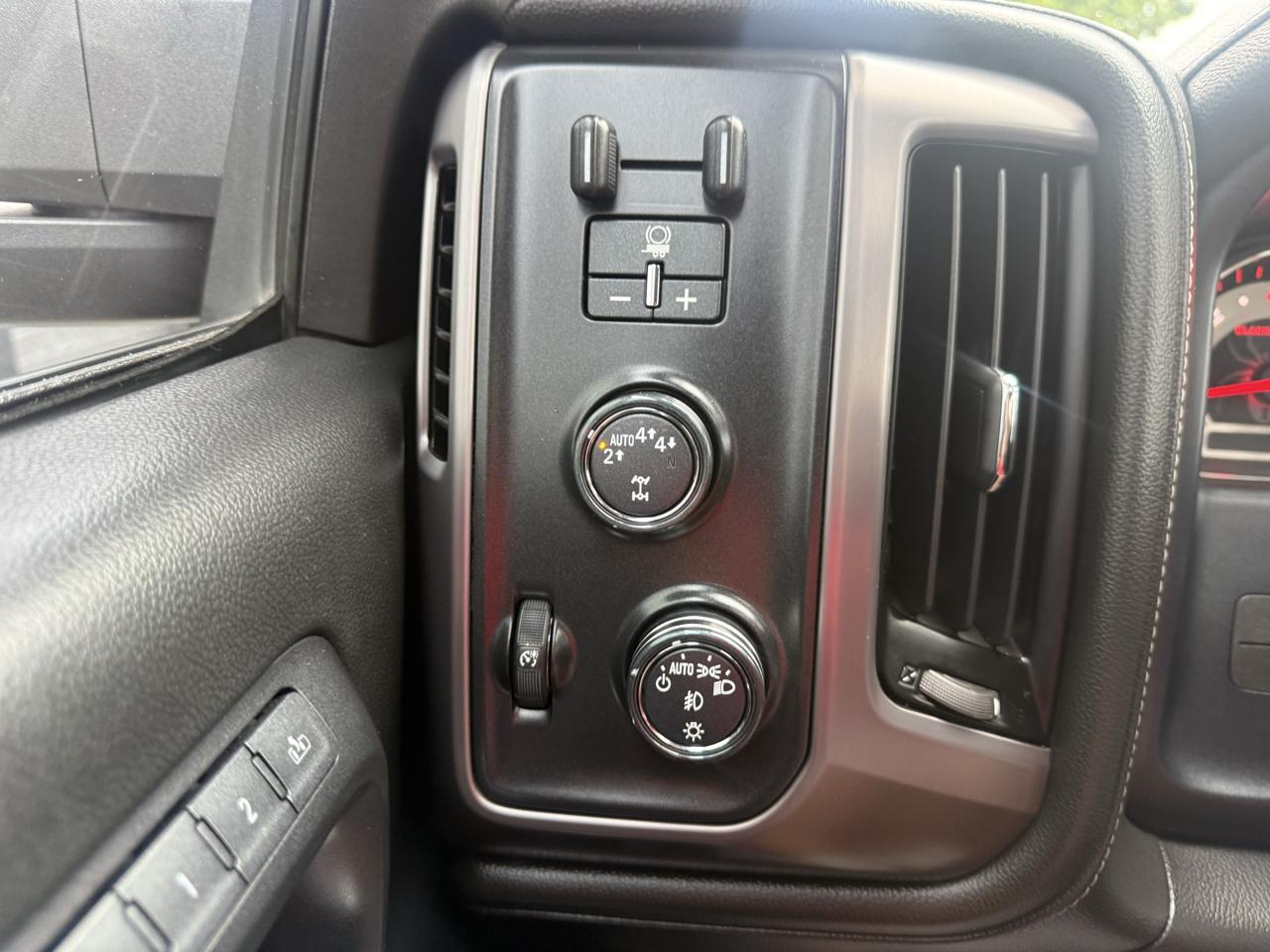 GMC Sierra 1500 4WD Crew Cab 143.5" SLT 2018