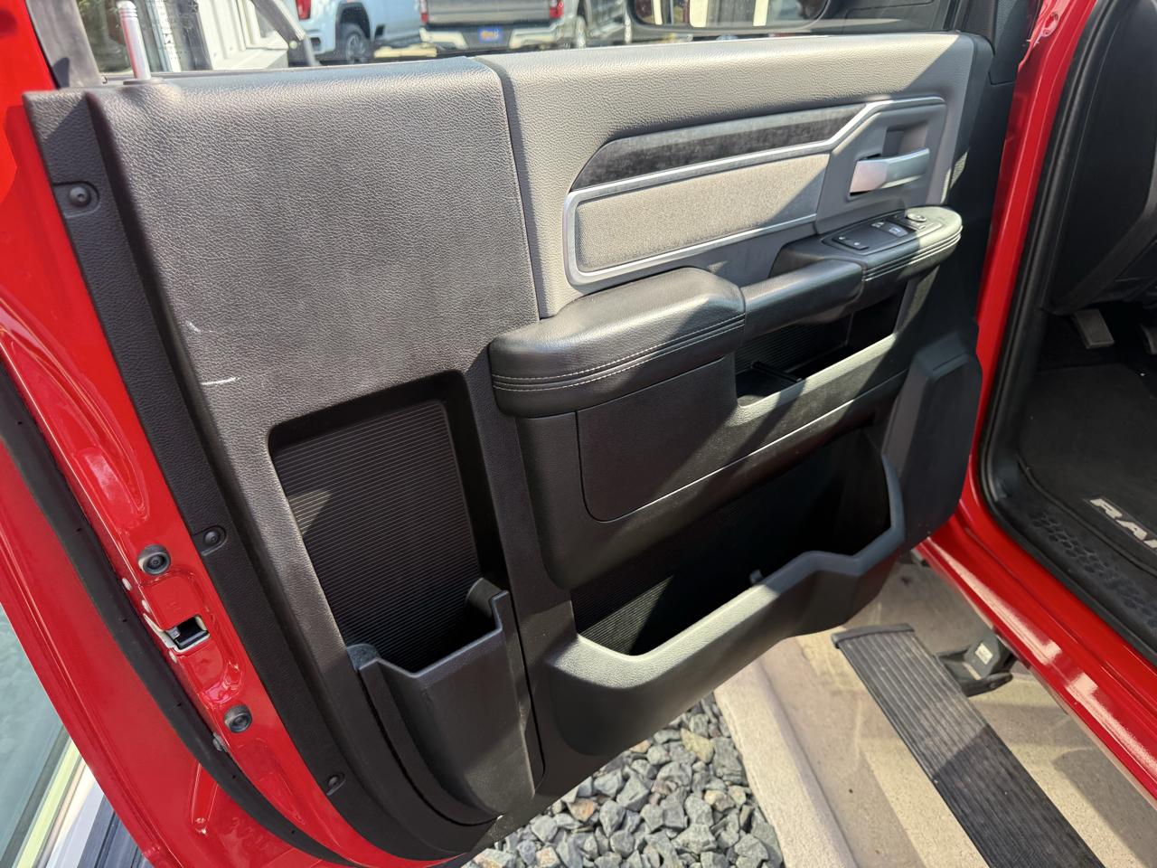 RAM 2500 Big Horn 4x4 Reg Cab 8' Box 2022