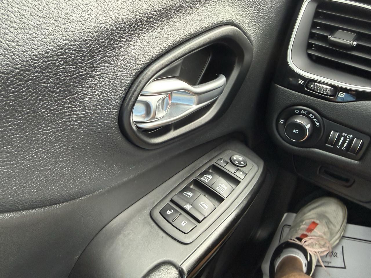 Jeep Cherokee Altitude Lux 4x4 2023