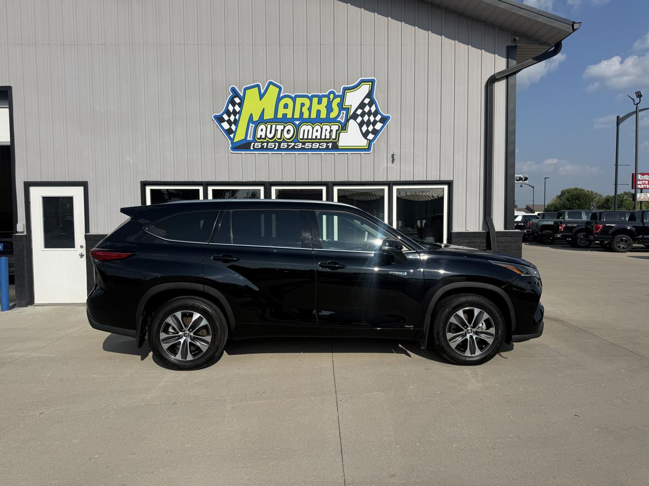 Toyota Highlander Hybrid XLE AWD (Natl) 2021