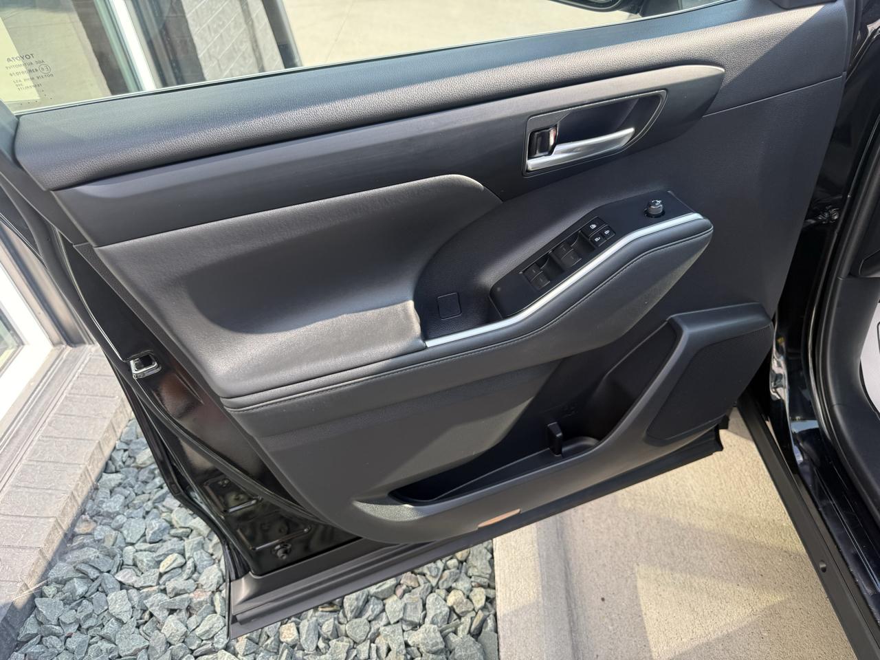 Toyota Highlander Hybrid XLE AWD (Natl) 2021