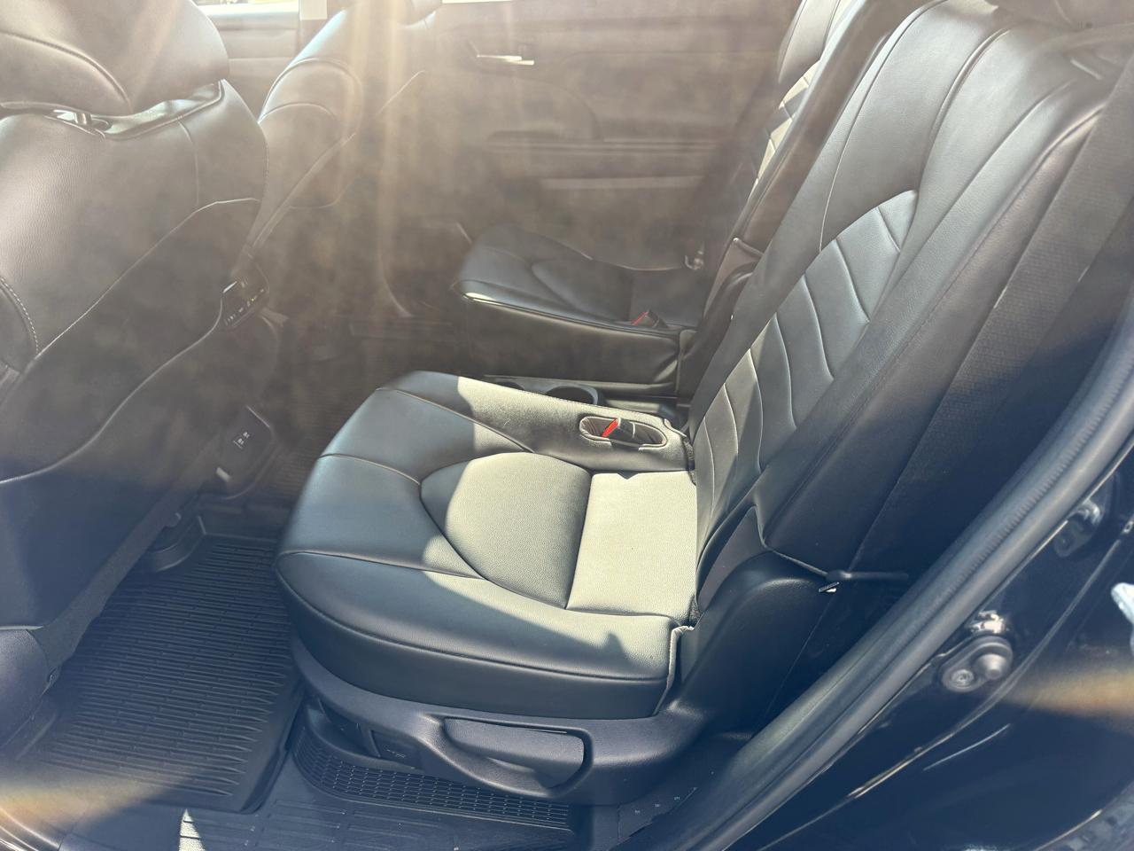 Toyota Highlander Hybrid XLE AWD (Natl) 2021