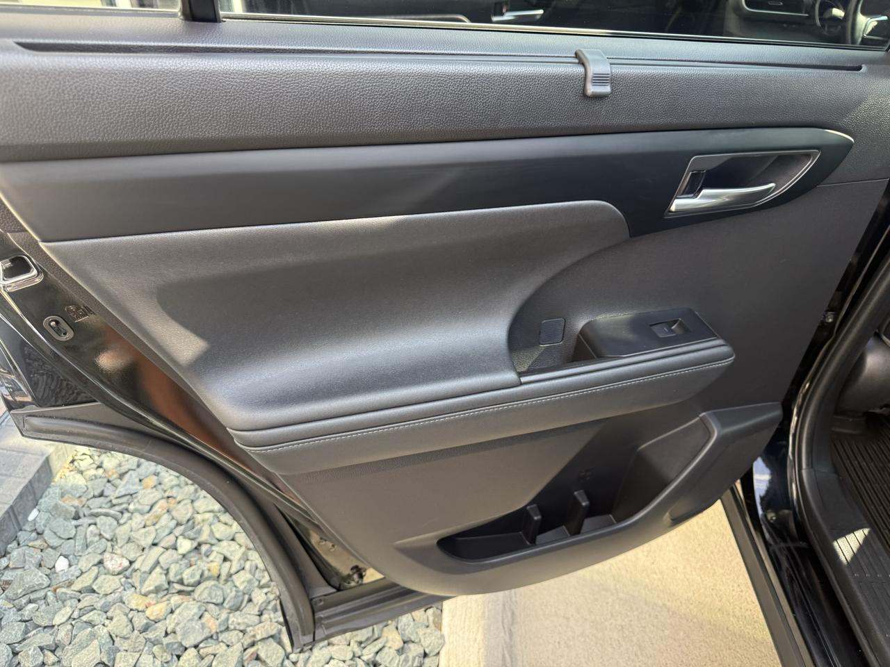 Toyota Highlander Hybrid XLE AWD (Natl) 2021
