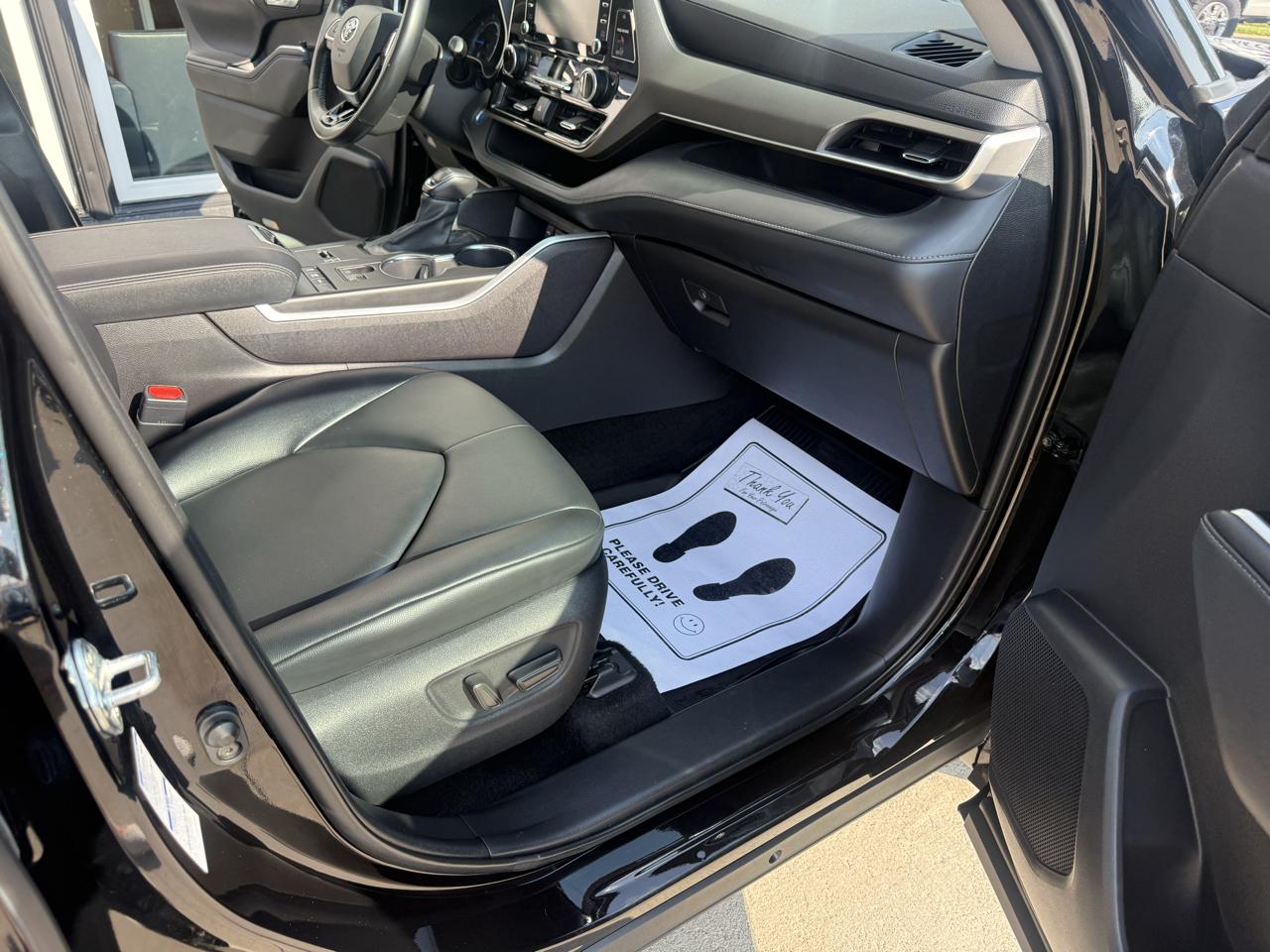 Toyota Highlander Hybrid XLE AWD (Natl) 2021