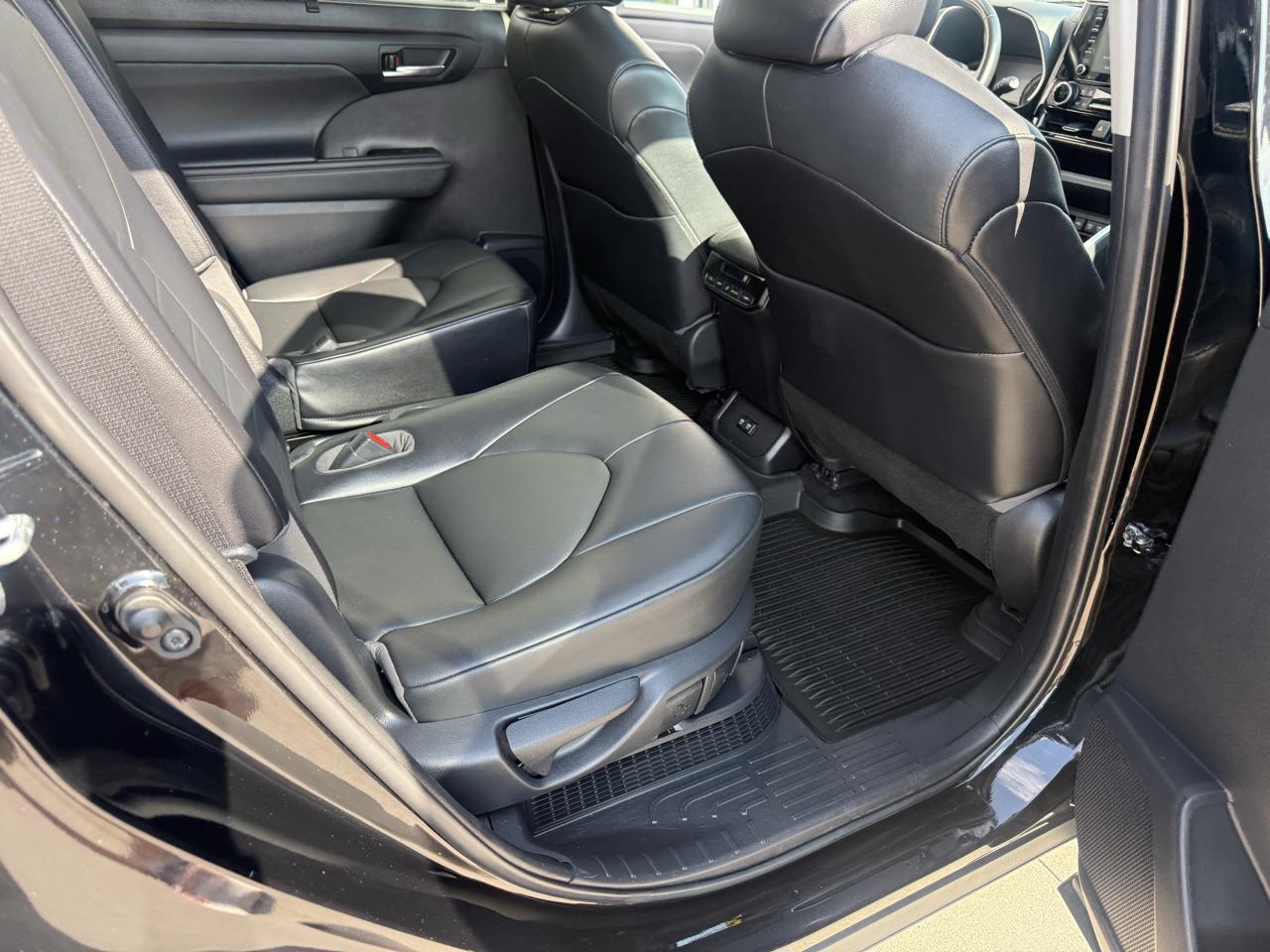Toyota Highlander Hybrid XLE AWD (Natl) 2021