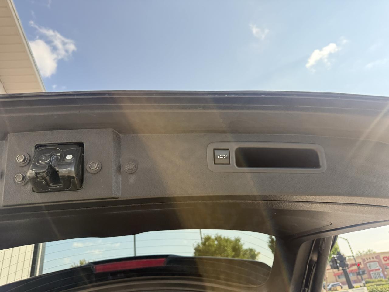 Toyota Highlander Hybrid XLE AWD (Natl) 2021