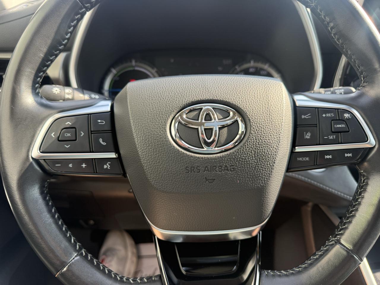 Toyota Highlander Hybrid XLE AWD (Natl) 2021