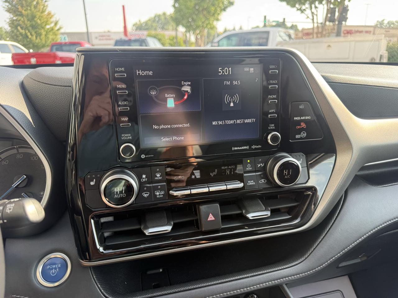 Toyota Highlander Hybrid XLE AWD (Natl) 2021