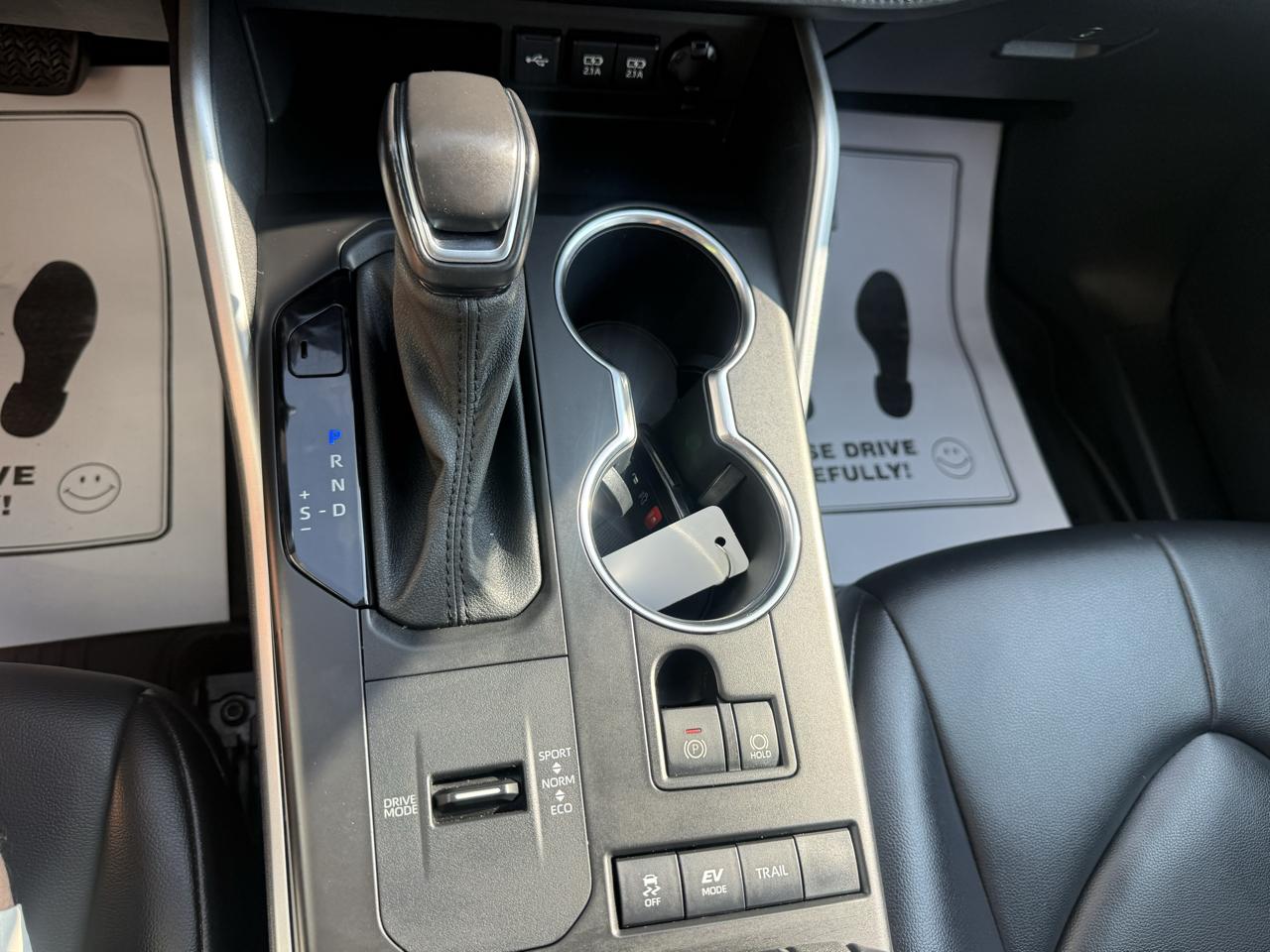 Toyota Highlander Hybrid XLE AWD (Natl) 2021