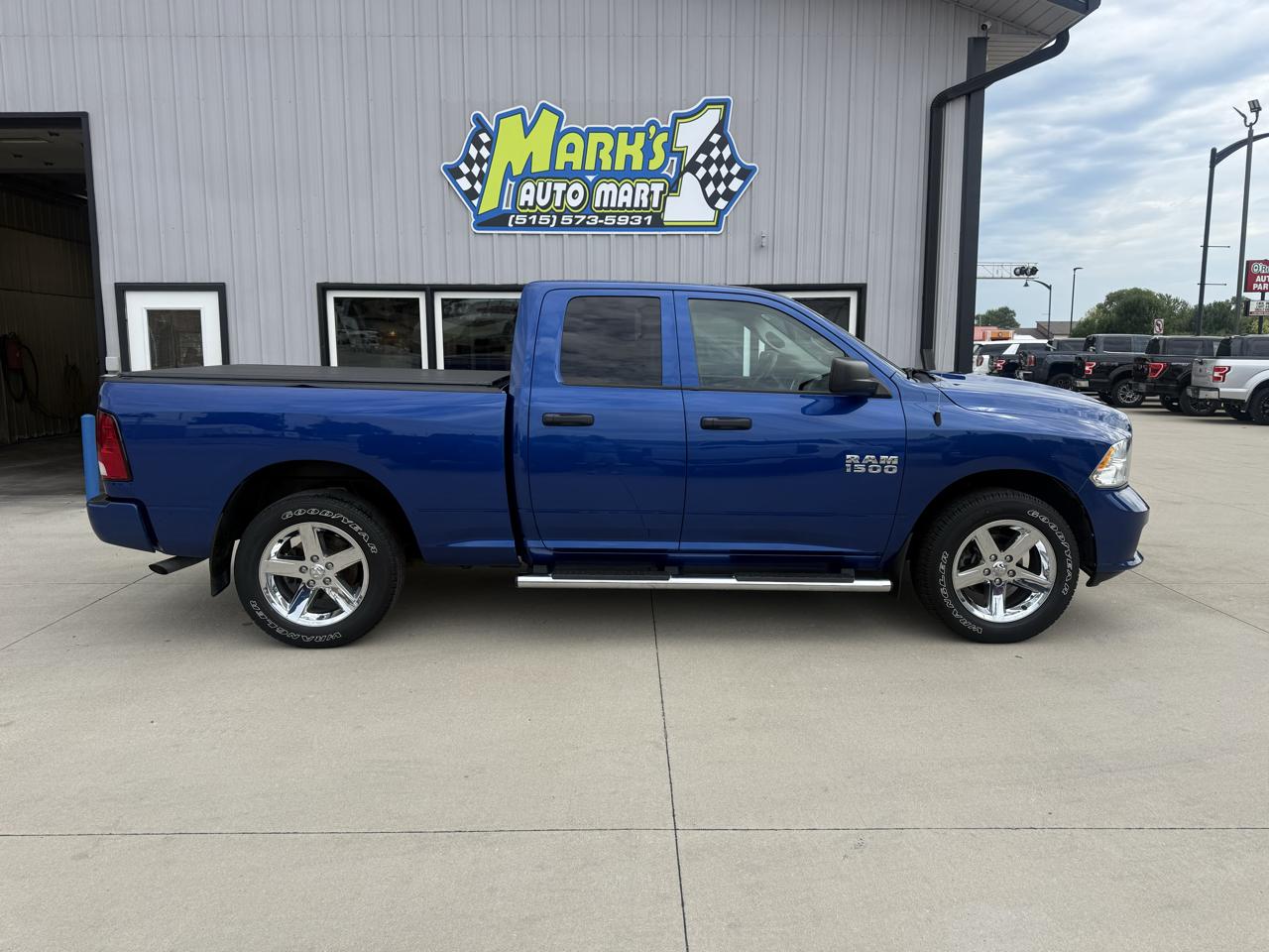 RAM 1500 Express 4x4 Quad Cab 6'4" Box 2017