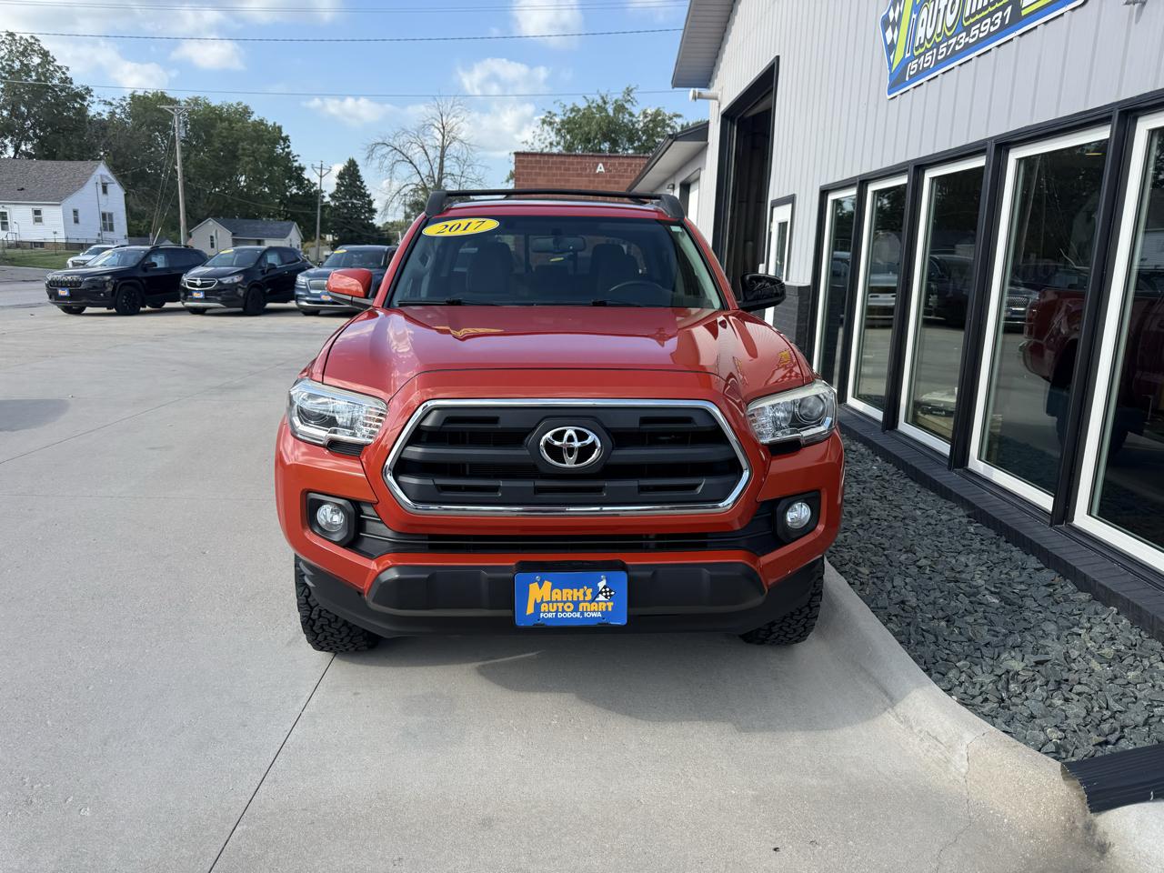 Toyota Tacoma SR5 Double Cab 5' Bed V6 4x4 AT (Natl) 2017