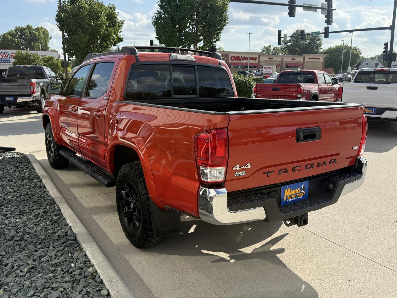 Toyota Tacoma SR5 Double Cab 5' Bed V6 4x4 AT (Natl) 2017