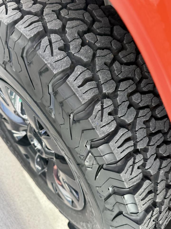 Toyota Tacoma SR5 Double Cab 5' Bed V6 4x4 AT (Natl) 2017
